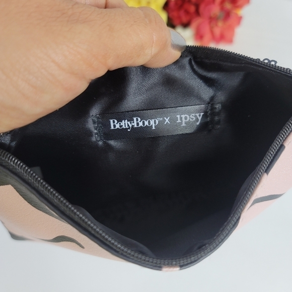BETTY BOOP IPSY COSMETIC BAG - Picture 8 of 9